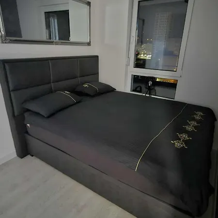 Luxury Black Diamond * トゥズラ