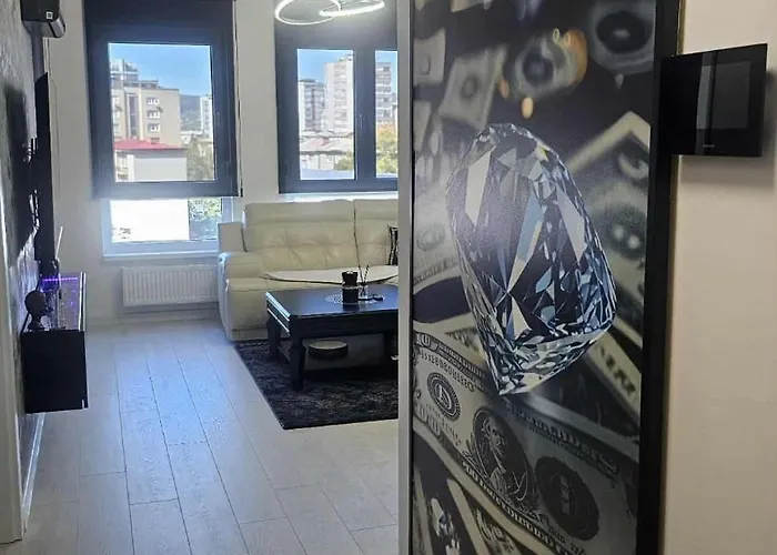 Luxury Black Diamond Apartment *