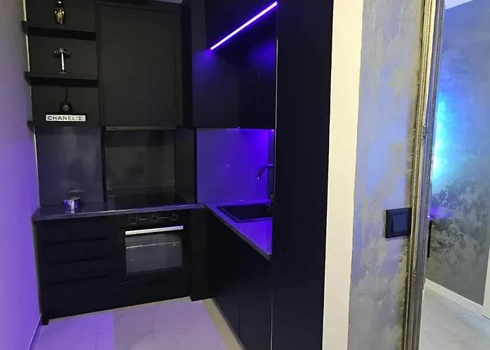 Luxury Black Diamond Apartment *